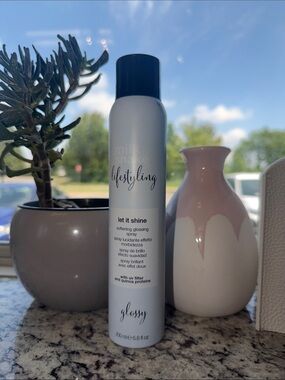 Milk_Shake Lifestyling Let It Shine Glossy Hair Spray — White
